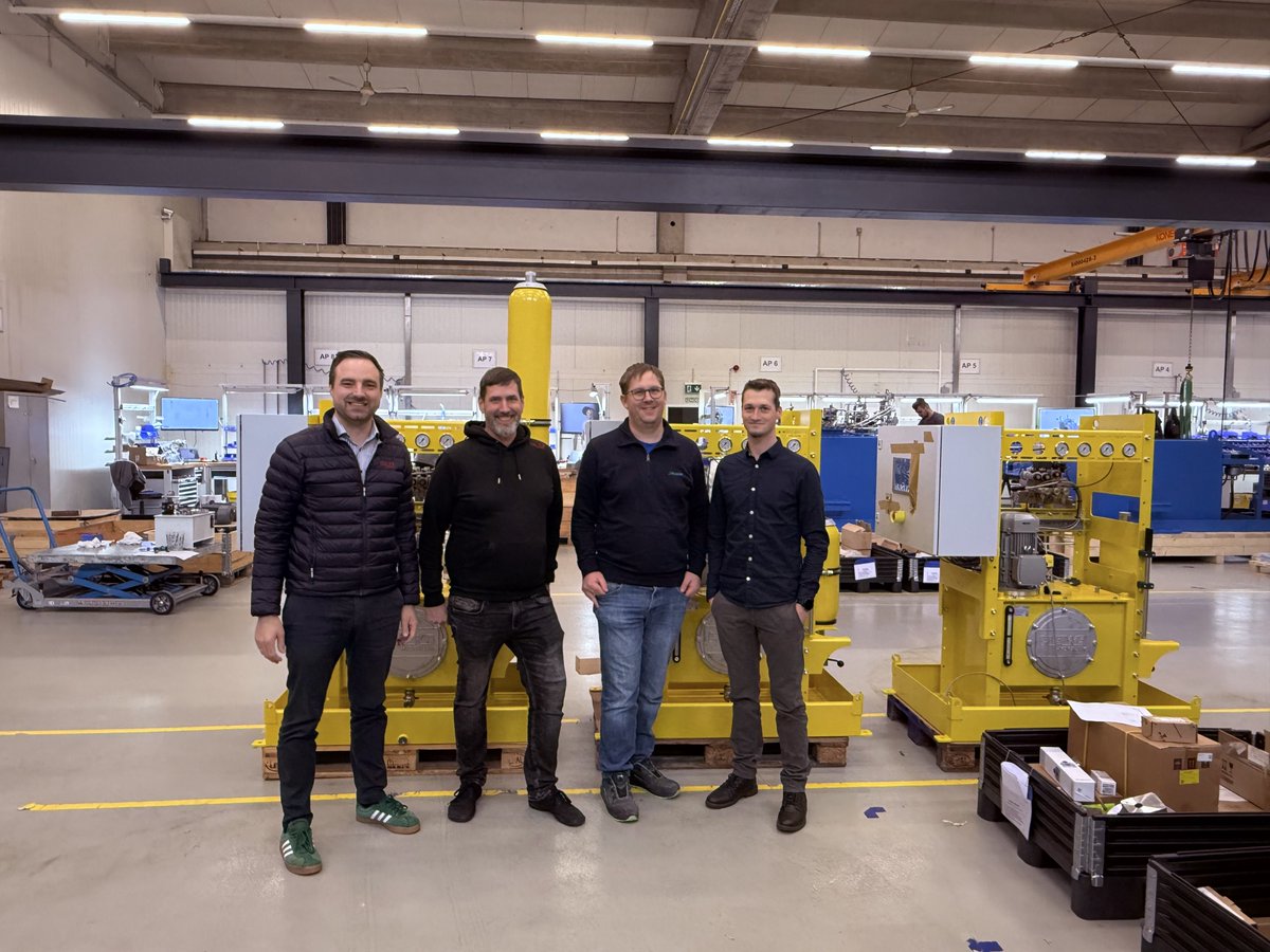 HAWEHydraulics's tweet image. At HAWE, we deliver innovative, custom hydraulic solutions with precision, passion, and partnership, ensuring success through expert know-how and fully coordinated components.

👉 Find out more: hawe.com/products/engin…

#hawe #engineering #systemsolution #systemintegration