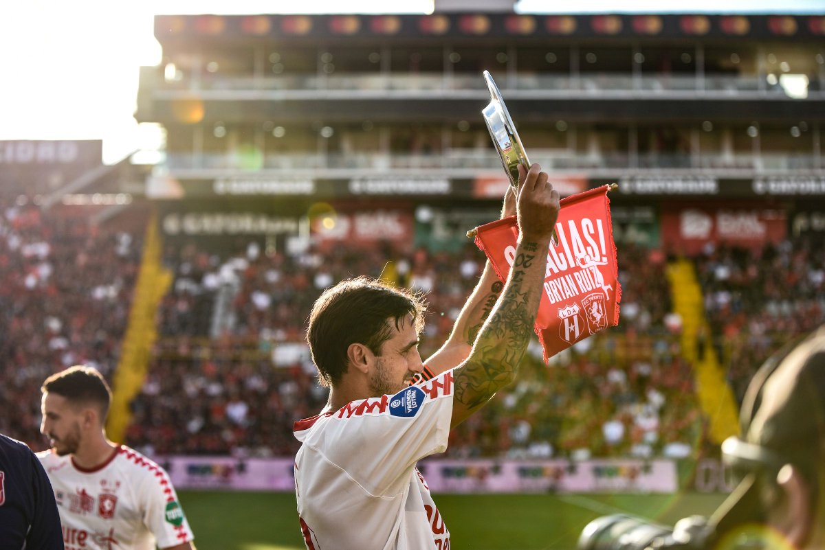 🗓️17 𝘥𝘦𝘤𝘦𝘮𝘣𝘦𝘳 2022 🤩

𝗚𝗿𝗮𝗰𝗶𝗮𝘀! <a href="/bryanruizcr/">Bryan Ruiz González</a> 👏 

📺youtube.com/watch?v=H3YK2f…

#FCTwente | <a href="/ldacr/">Alajuelense</a>