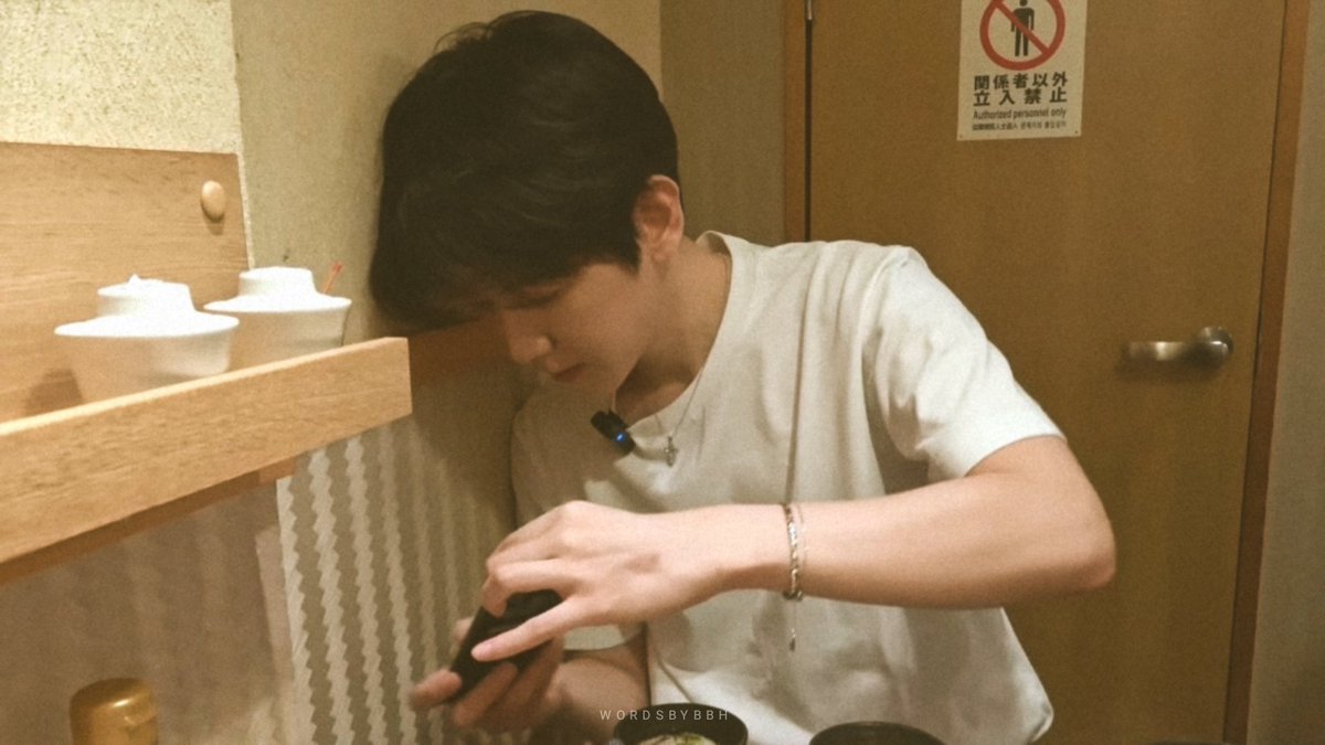 wordsbybbh's tweet photo. boyfriend baekhyun .•♡ https://t.co/sXyNZYWKQu