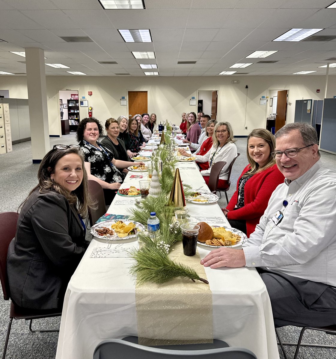 All work and no play? Not at Framatome! 🎄🎁

‘Tis the season for holiday cheer! Across North America, our teams came together to celebrate the holiday season and joyous community that makes Framatome such a special place to work.