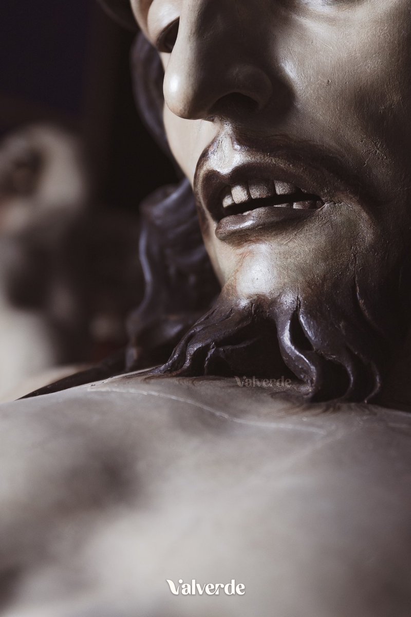 Como hemos podido conocer en la mañana de hoy,  el Santísimo Cristo de la Misericordia presidirá el presbiterio de la Santa Iglesia Catedral, desde el 29 de diciembre y todo el año 2025 con motivo del año Jubilar.

La obra culmen de D. José de Mora. 

#SemanaSanta #Granada