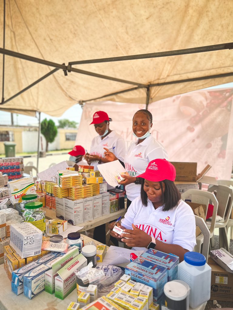 Adorablexmas's tweet photo. Drugs, medicated glasses, hygiene and care products. It was a day filled with smiles and appreciation from the medical staff and doctors who provided the required services to everyone and anyone who needed them. #adorablechristmas #medicaloutreach https://t.co/YUGfFKlfGz