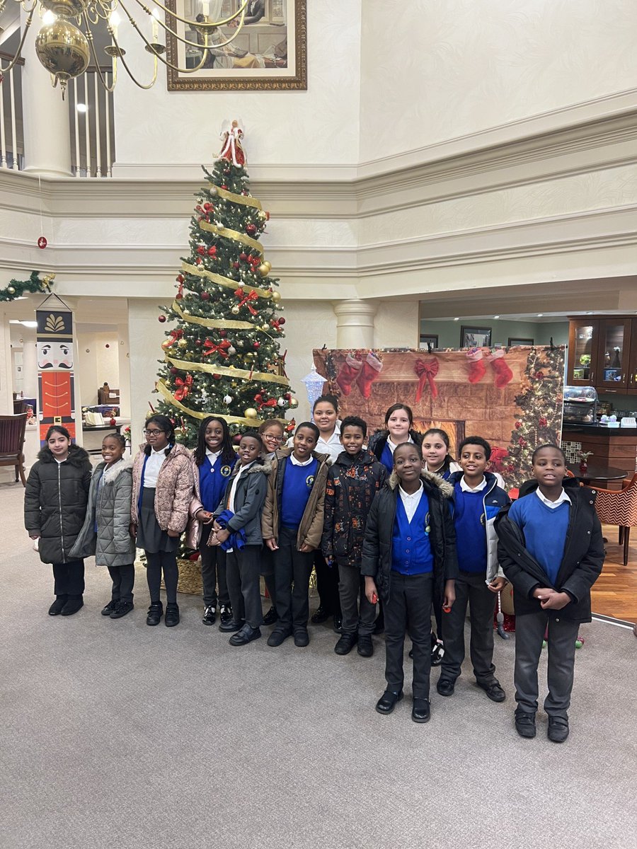 StPatsStEdsPS's tweet photo. Well done to our amazing carol singers! bringing festive cheer to the residents of Metchley Manor @careuk 
🎄✝️🎅 https://t.co/fhScCHzm1X
