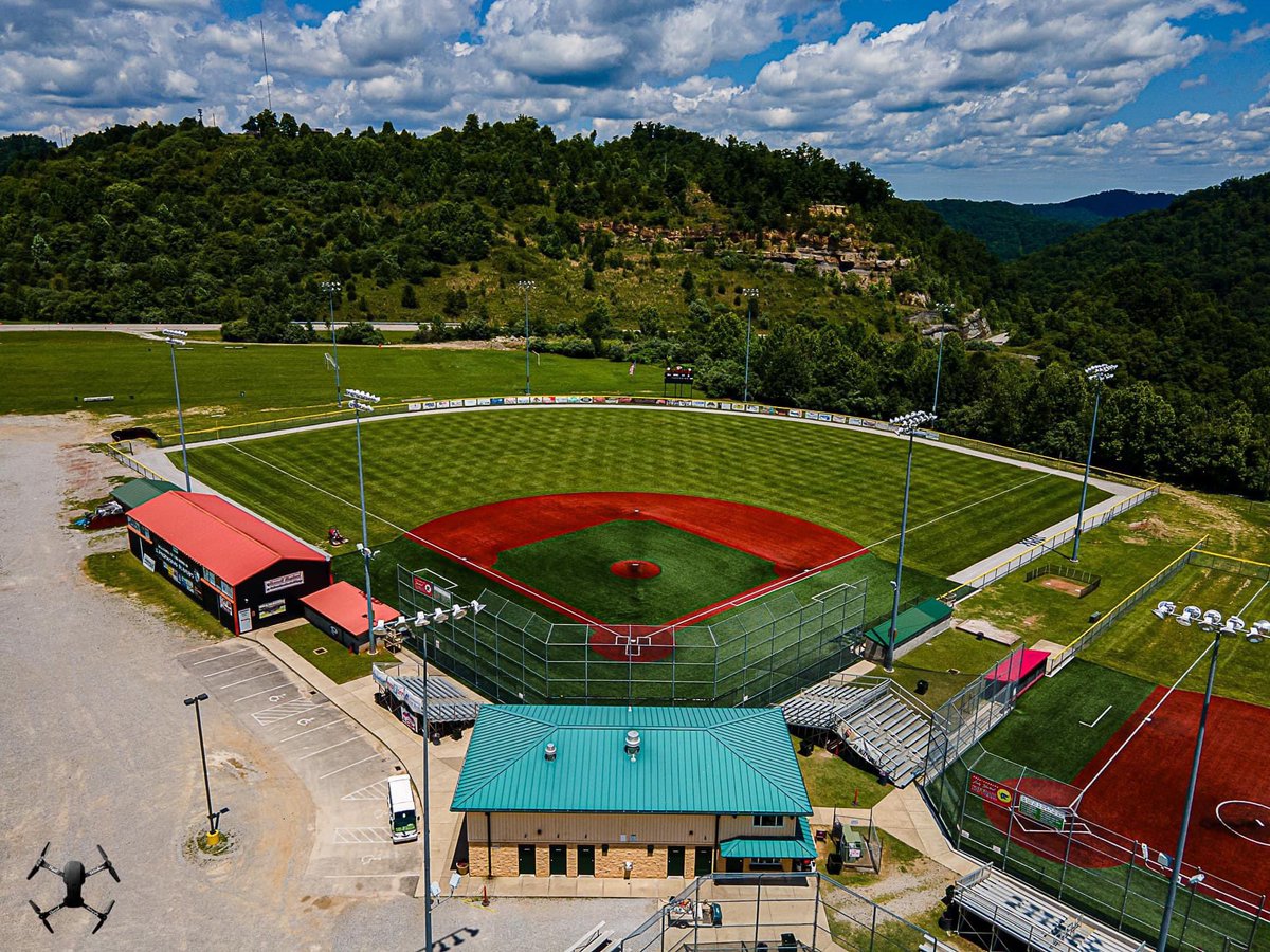 HS Baseball Fields Of America! tweet media