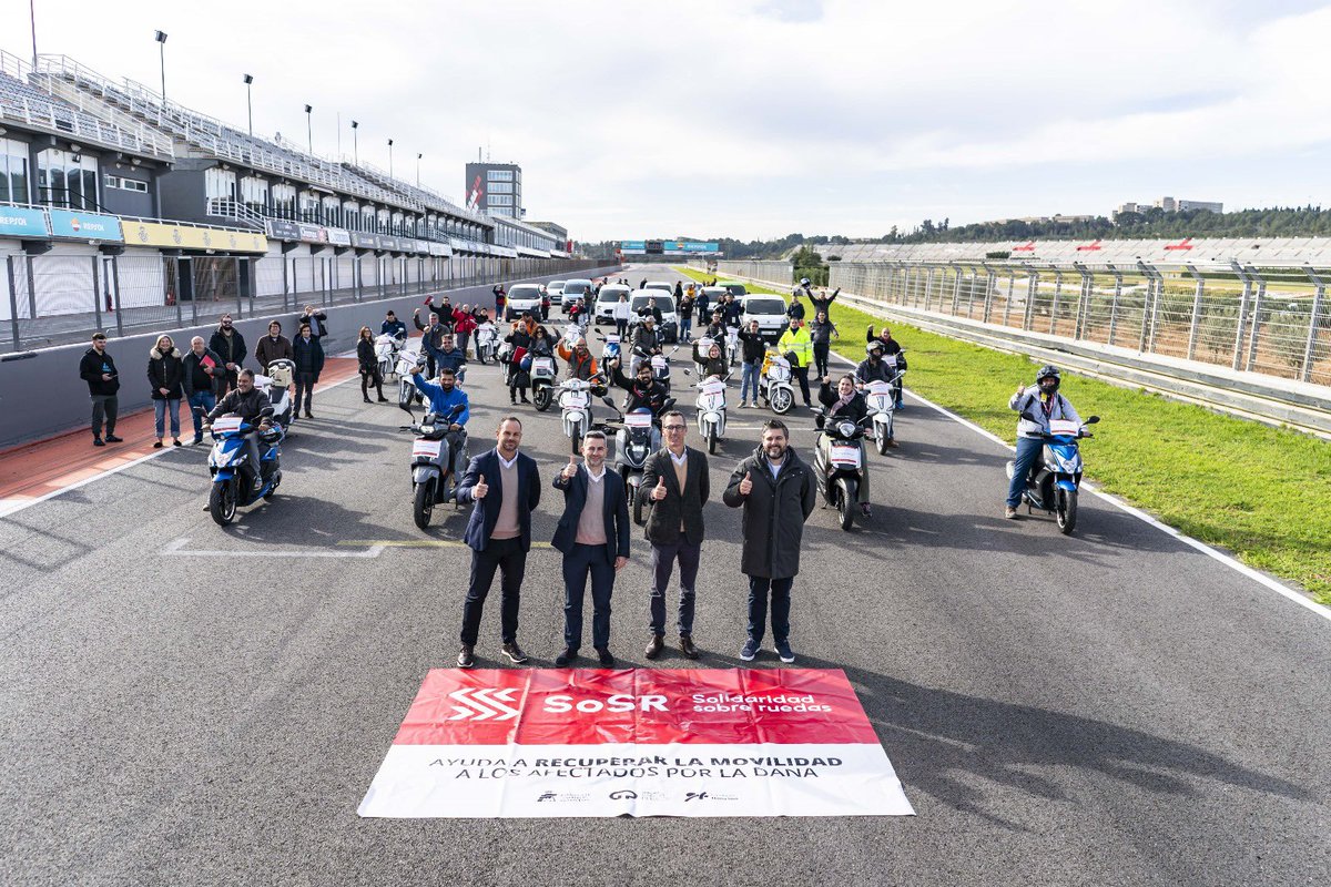 Solidaridad sobre Ruedas entrega 40 vehículos más a los afectados por la DANA  en el Circuit
Foto 📸 <a href="/PacoDiazPhoto/">Paco Diaz Perez</a>