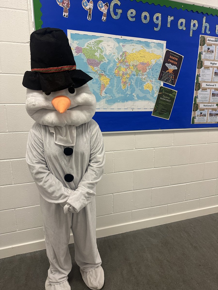 Got to love a ⛄️ at this time of year! 
🎄🎅 🤶 🎄 <a href="/LesmahagowHigh/">Lesmahagow High School</a>
