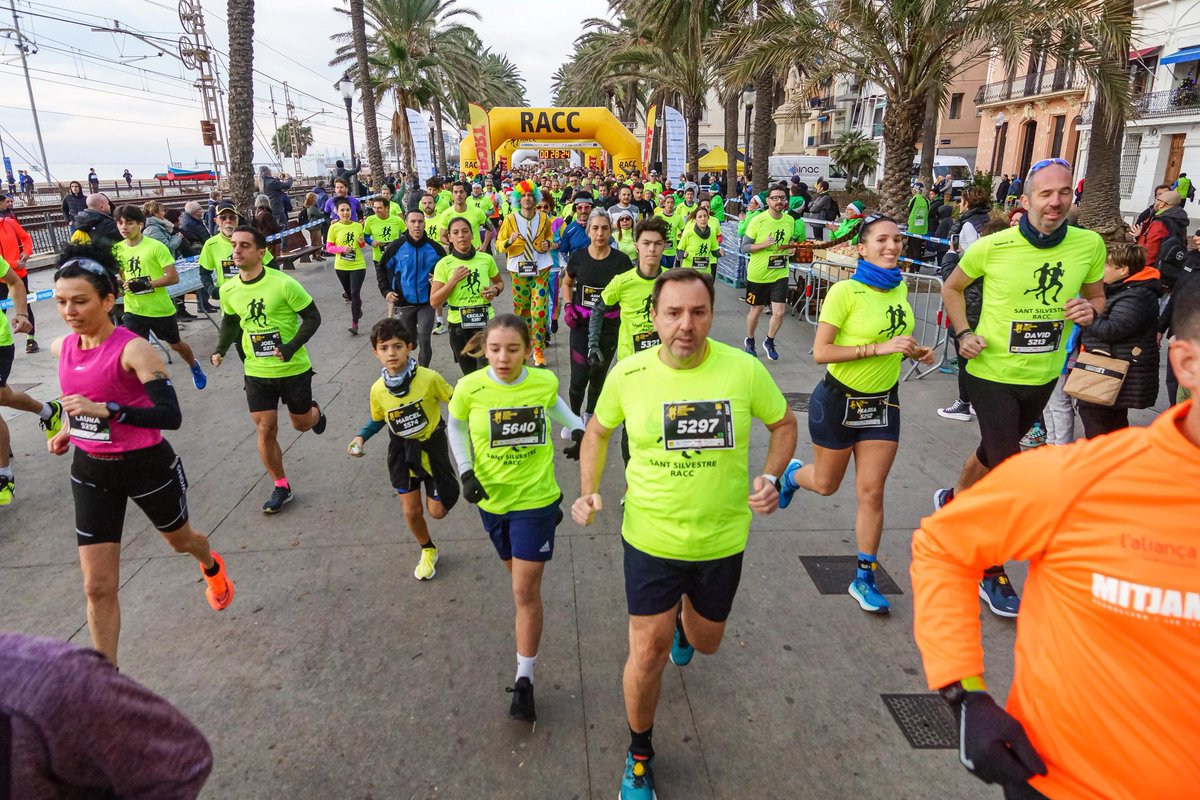 SantSilvestre's tweet photo. La @SantSilvestre "SOLIDÀRIA" @FundacionAmiba
Quan feu la inscripció teniu la possibilitat de participar anmb un donatiu per la Fundació Amiba i col.laborar amb els seus diferents projectes. @bdncom @AjBadalona @XipGroc https://t.co/LhAuY6JghN https://t.co/VFrZPsFRc2