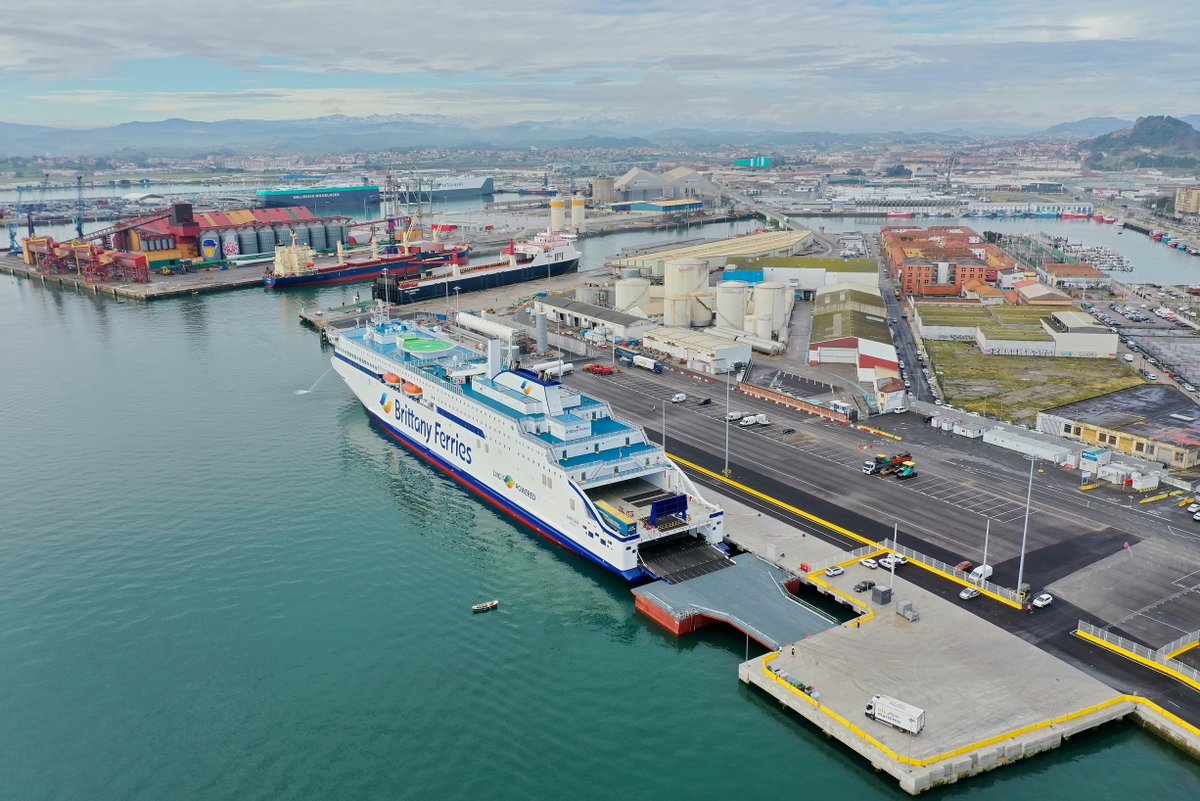 port_santander's tweet photo. El Consejo de Administración de la #APS aprueba dotar a los puestos fronterizos de equipamiento automatizado y personal de información
Son actuaciones necesarias para cumplir con la aplicación del #EES y el @ETIAS y están cofinanciadas por Fondos #IGFV
➡️https://t.co/neUxLCGGDI https://t.co/kyvPHLCeXt