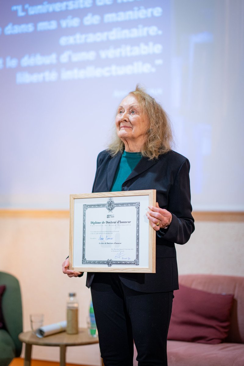 Université de Rouen Normandie (@univrouen) on Twitter photo Retour en images : Annie Ernaux honorée à l’université de Rouen Normandie ✨
Comment mieux finir l’année qu’avec la cérémonie de remise du 1er Doctorat d’honneur de notre Université?
On vous raconte tout ⬇️ Retour en images : Annie Ernaux honorée à l’université de Rouen Normandie ✨
Comment mieux finir l’année qu’avec la cérémonie de remise du 1er Doctorat d’honneur de notre Université?
On vous raconte tout ⬇️