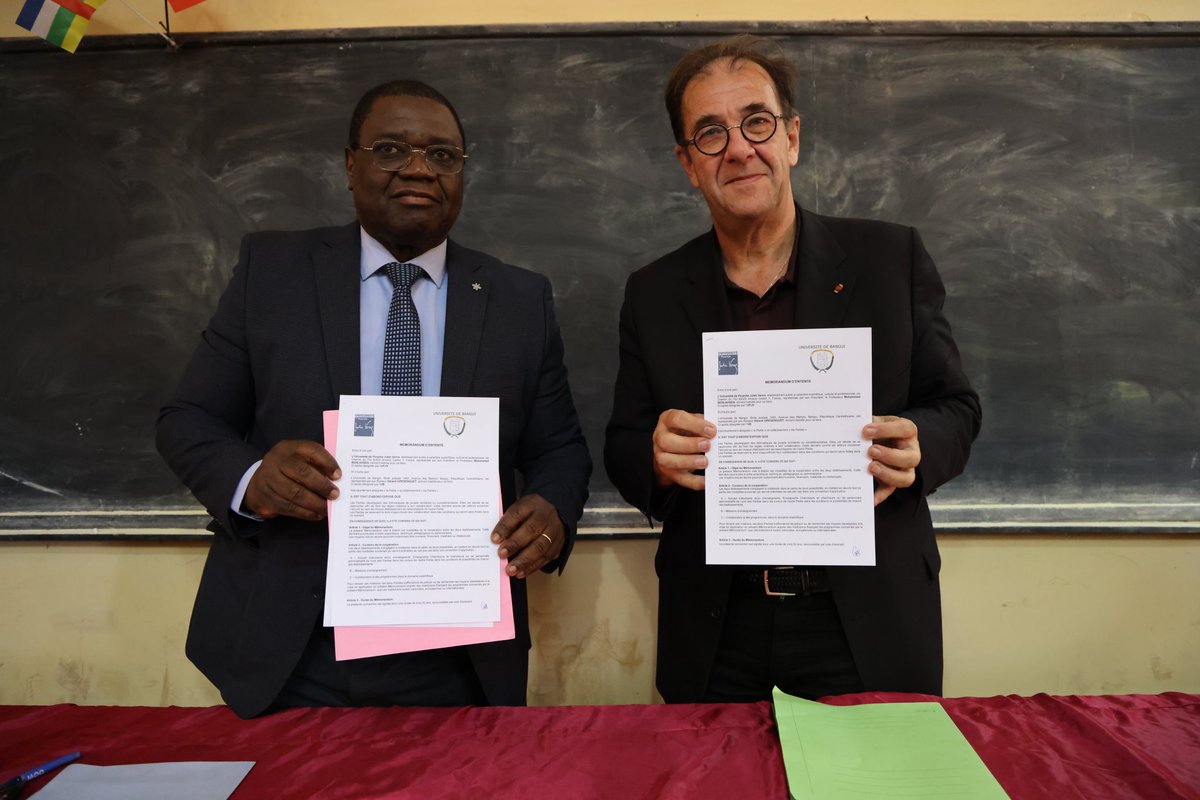 FranceBangui's tweet photo. 🌍✨ La France investit en Centrafrique

L’ambassade et l’Université de Bangui lancent un projet pour renforcer 3 écoles doctorales. 🎓🇫🇷

#Éducation #Recherche #Coopération https://t.co/pWGsqXVker
