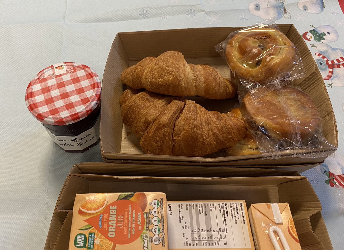 S2 French film and pastries event yesterday for 60 of our lucky S2s nominated by their languages teachers and chosen by the Language Ambassadors. 🇫🇷 🥐 #frenchbreakfast <a href="/OfficialHGS/">Hamilton Grammar</a>