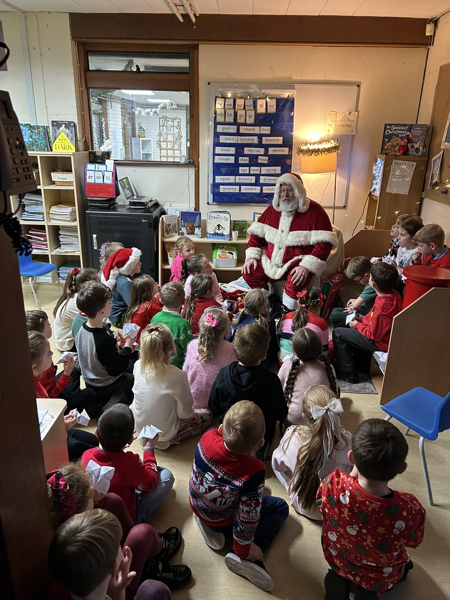 Mrs Lewis & her 30 little stars! tweet media