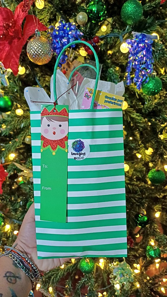 Así de lindas van las tazas, listas para regalar 🎄❤️✨️
<a href="/imagineartssv1/">Imagine Arts</a>