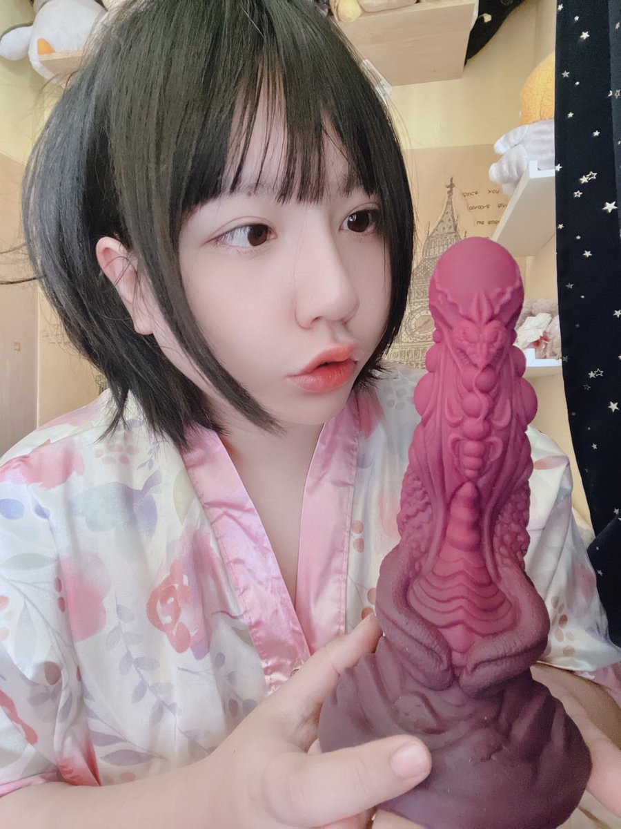 Can I send u spicy pics in ur dms ??😉 https://t.co/0LhduEm3ci