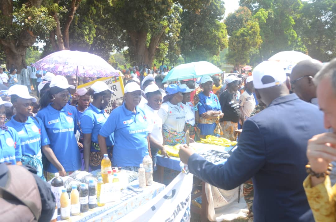 ONUSIDA_RCA's tweet photo. Damara, lancement du JMS édit 24, sous le Très Haut Patronage du Président de la République Chef de l’Etat, Président de la Comite Nationale de Lutte contre le SIDA. THEME: « Suivons le chemin des droits» et Slogan «Mettre fin au Sida d’ici 2030, mettons fin à la discrimination» https://t.co/aTSe7c6N9h