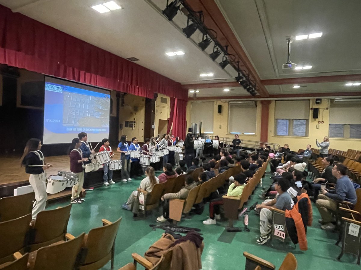 I.S. 93 (@is93rams) on Twitter photo Yesterday we hosted P.S. 239 for an exciting and engaging Open House information session! <a href="/NYC_District24/">Anthony Rivera-School District 24</a> <a href="/ps239queens/">PS239 Queens Police Officer Ramon Suarez School</a>
¡Ayer recibimos a la escuela P.S. 239 para una excitante y atractiva sesión informativa de casa abierta! Yesterday we hosted P.S. 239 for an exciting and engaging Open House information session! <a href="/NYC_District24/">Anthony Rivera-School District 24</a> <a href="/ps239queens/">PS239 Queens Police Officer Ramon Suarez School</a>
¡Ayer recibimos a la escuela P.S. 239 para una excitante y atractiva sesión informativa de casa abierta!
