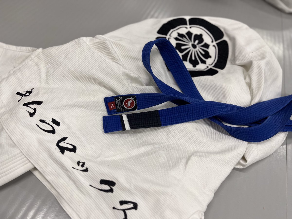 もうちょっと待っててください
最高の1着をお届けしますので