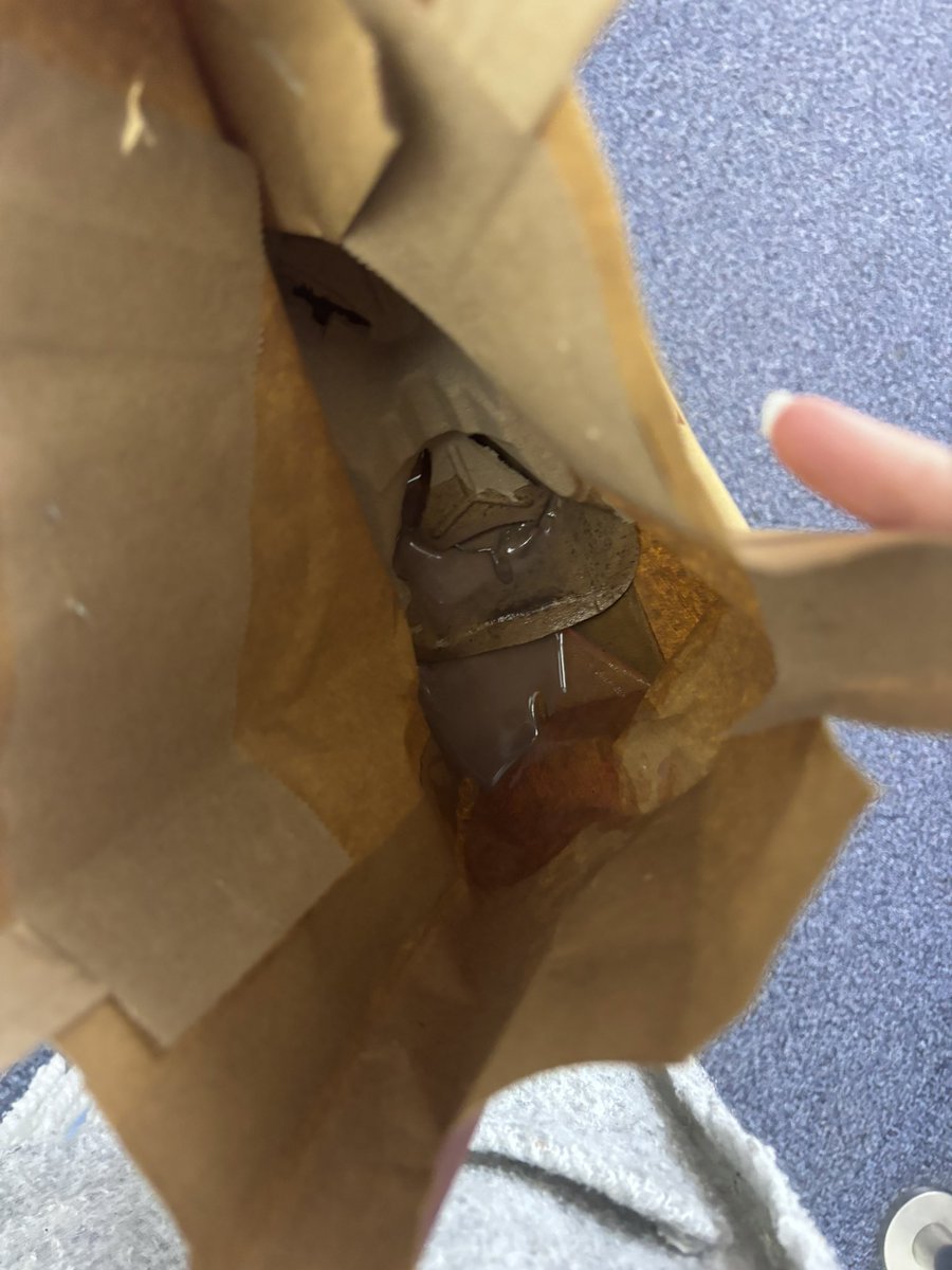 Kayleighwaylee's tweet photo. @JustEatUK @CostaCoffee my hot chocolate arrived on its side yesterday with half of the drink gone but the order was placed as a guest check out so I am struggling to get a refund / credit. https://t.co/kCRwhTrcj1