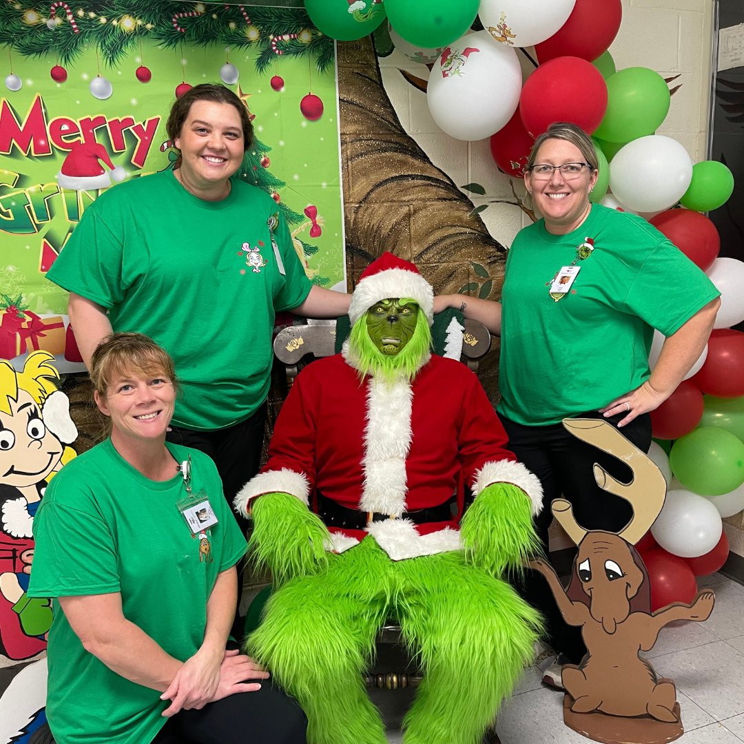dekalbcnp's tweet photo. Henagar Junior High School had a special visitor โthe Grinch! ๐๐ Students enjoyed a tasty Grinch-inspired lunch that brought smiles and festive fun to the cafeteria. ๐
๐ด A perfect way to celebrate the holiday season! ๐โจ
๐ธ Selina Alexander
@DeKalbCoSchools #DeKalbAL https://t.co/axHao4sFsZ