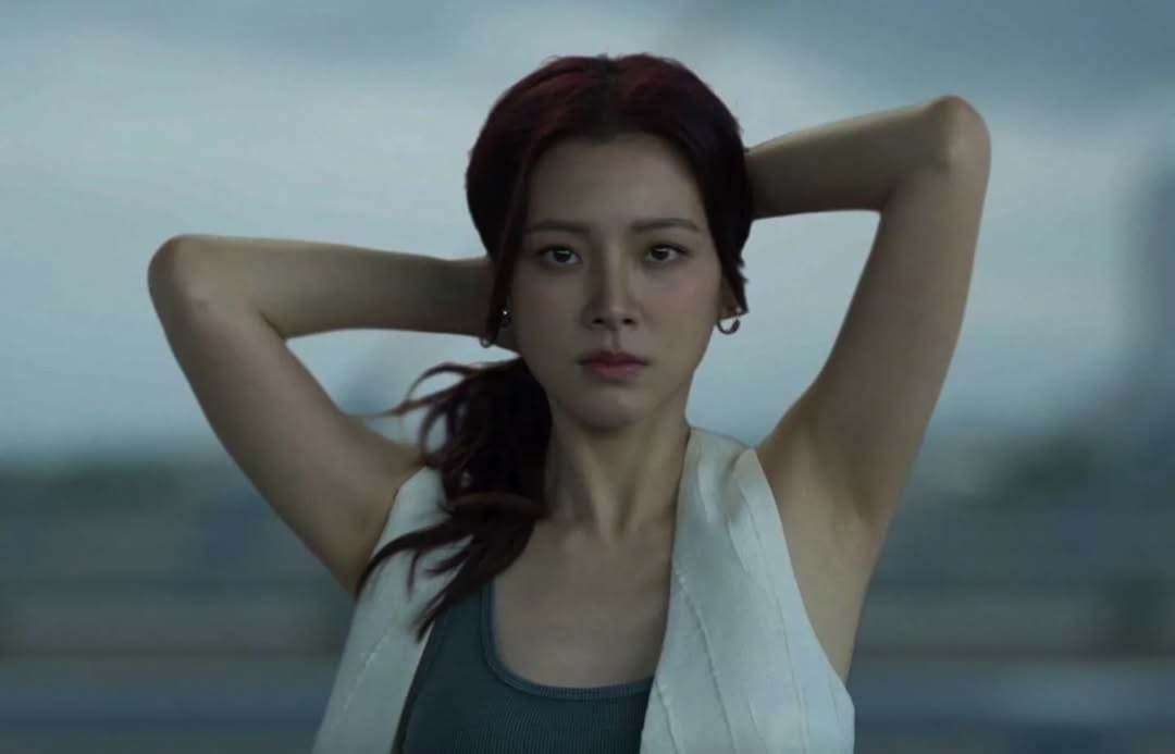 ตัวละครอื่นกำลังจะตุย
นางเอกของเรื่อง : รวบผมบนสะพาน
#ทิชาตอนจบ