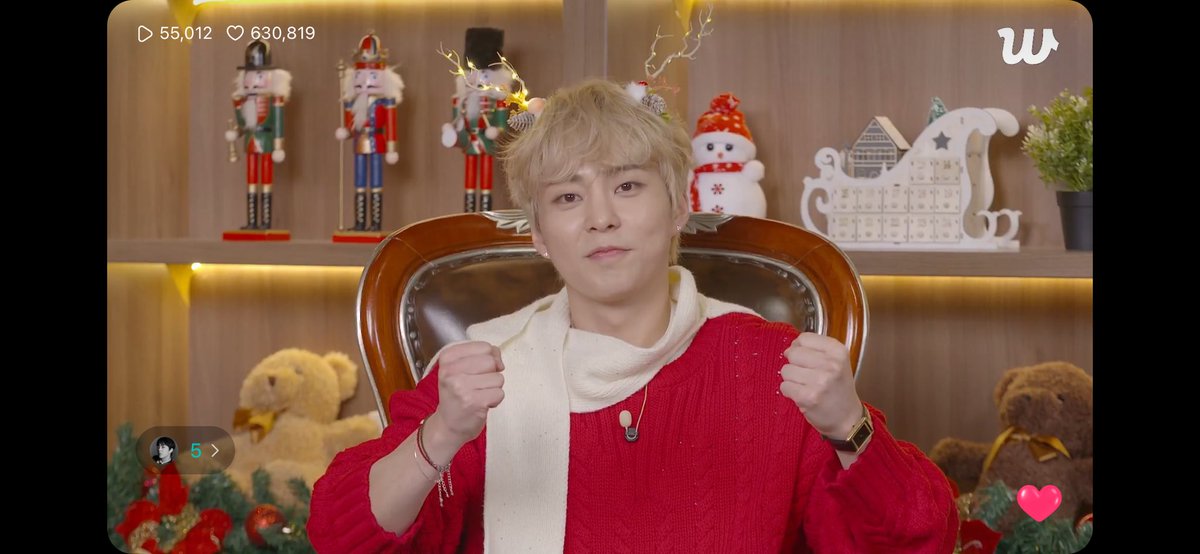mysuho_01's tweet photo. 메리크리스마슈😻

#시우민 #XIUMIN #크리스마슈데이 
#슈산타와_함께하는_크리스마스 https://t.co/91kyRmL2J8