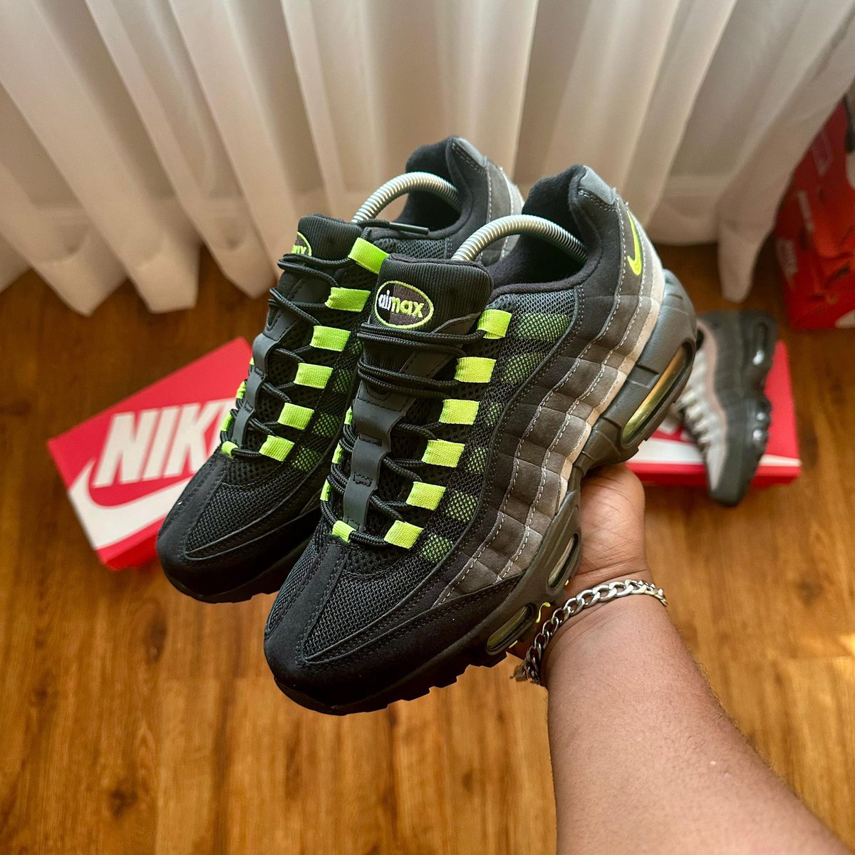 footcandyng02's tweet photo. Your Size Is Available 💯✅ https://t.co/jyRX4HisZV