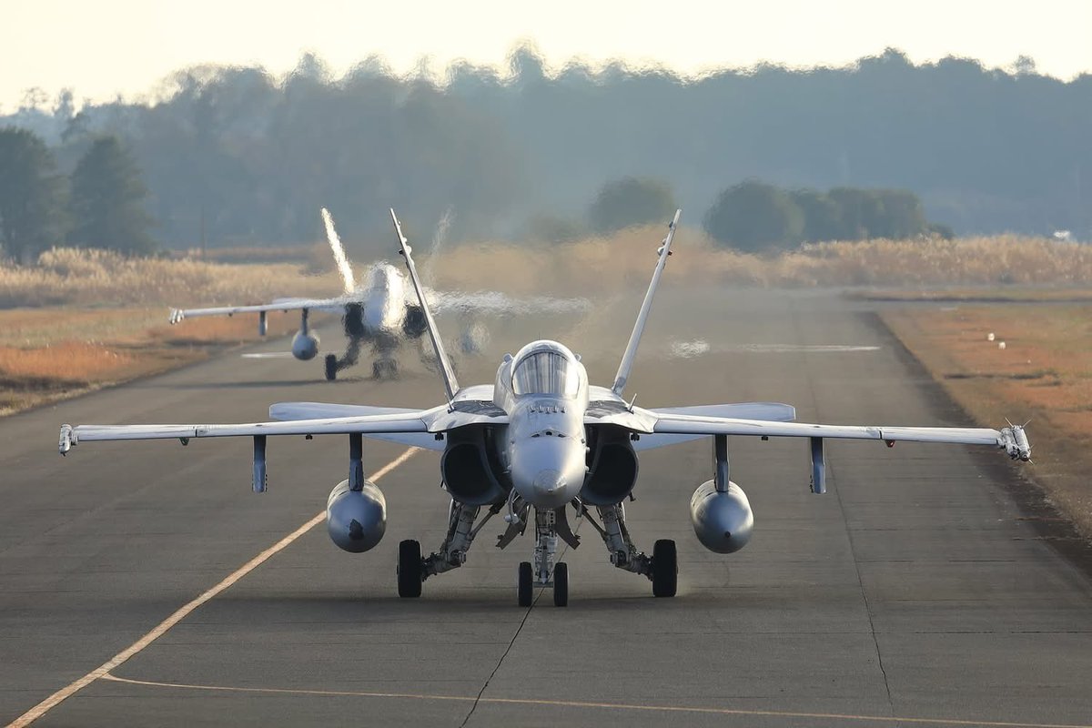 raptor01s's tweet photo. 3年前の百里基地
#百里基地　#VMFA112 
2021/12/16
日米共同訓練 https://t.co/9ZEgQEE9S4