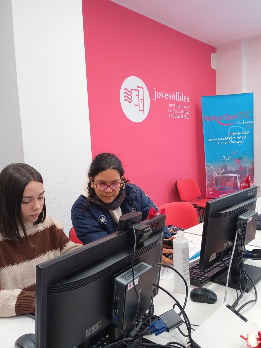 El servicio de atención a trámites🖥️⌨️ cierra el año con un total de 660 atenciones👐🏼 ✔️#RedEspaiTIC #Valencia 
Recordad que estamos abiertos de:
👉🏼Lunes a viernes de 11:30h a 14:30h en Avenida San José de la Montaña✔️