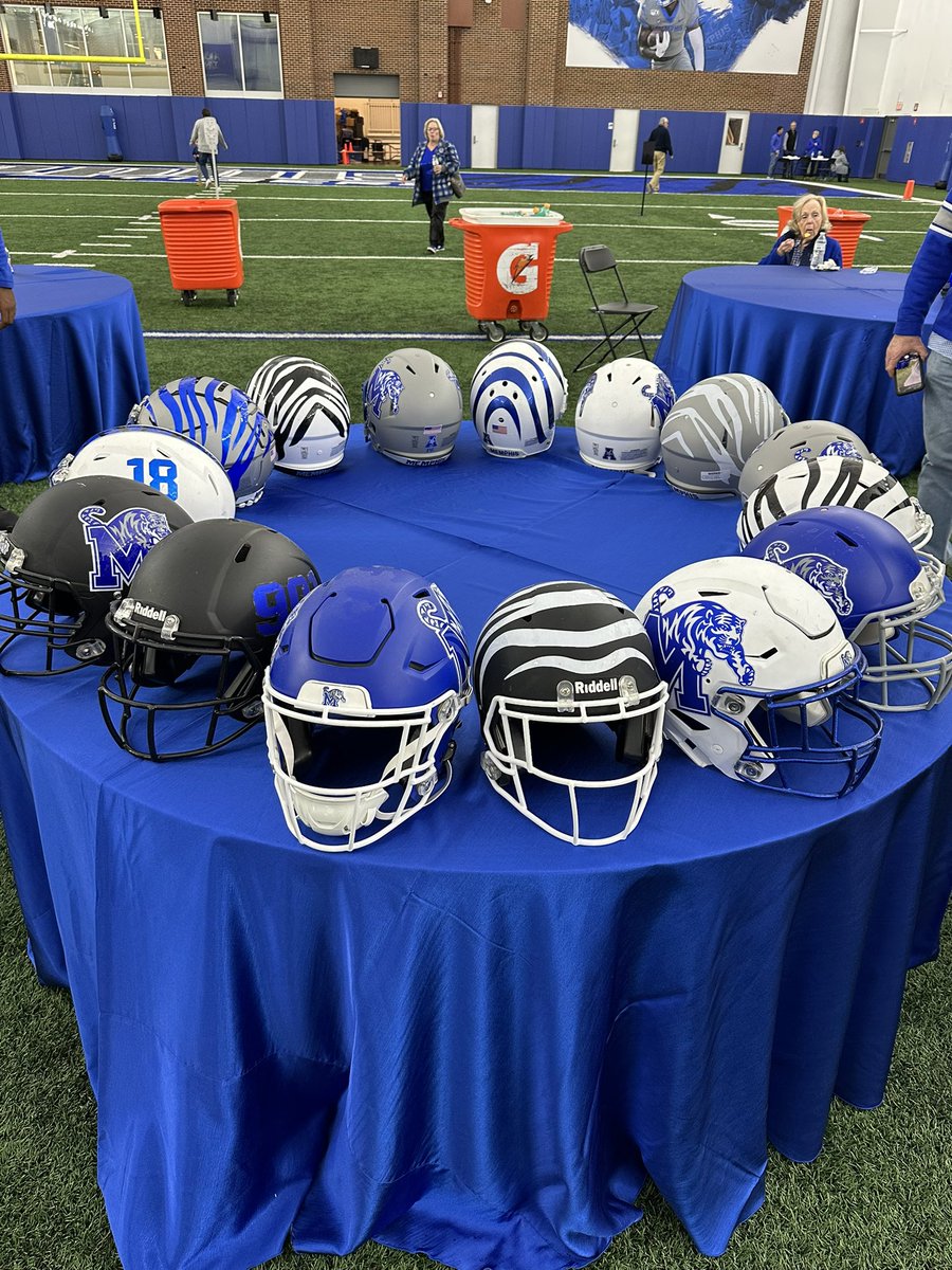 chrisobblue's tweet image. It’s Memphis Tigers Football Bowl Game Day!!  Ⓜ️ Let’s  Go Tigers!!  #GoTigersGo #ALLIN #OTB #TTB #BeatWestVirginia 💙Ⓜ️🐅🏈