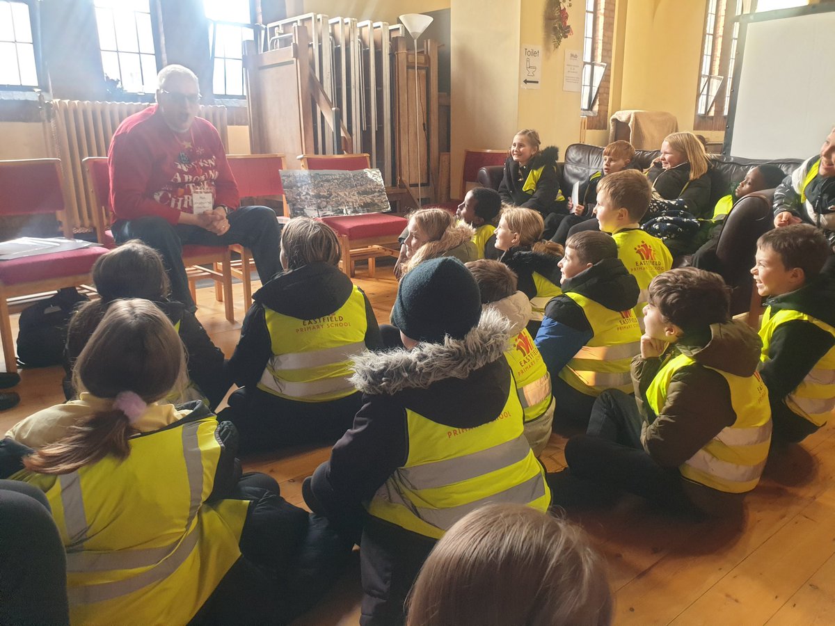 EastfieldPSHull's tweet photo. 5JH had a fantastic trip to the church yesterday. We learnt more about the Christmas story and how Christians celebrate Christmas. #epsre https://t.co/F20qEBSnp9