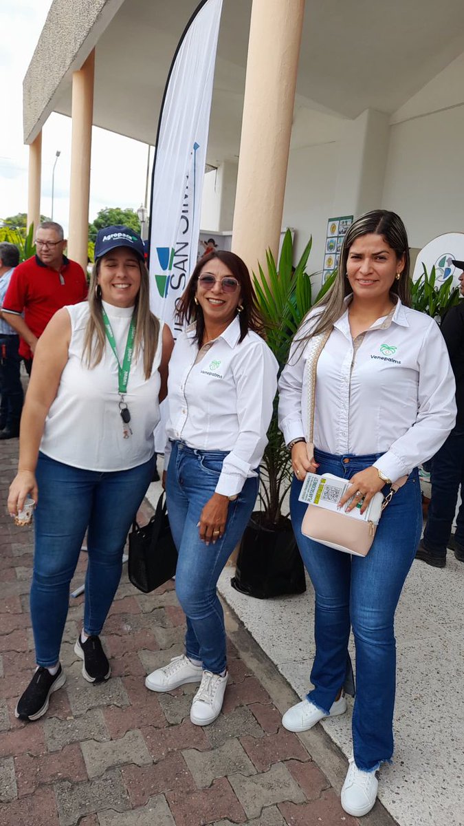fepalven's tweet photo. Logrando el apoyo y la participación que nos permita unificar criterios que vayan en pro de mejorar la productividad del sector y nos lleve a lograr cubrir los requerimientos de Aceite Crudo de Palma del País, con miras a la Exportación de los productos y sub productos del Rubro https://t.co/SvOqSHEBCc