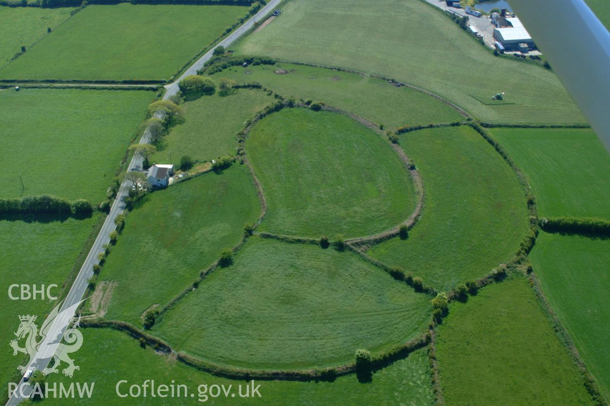 CB_Archif/RC_Archive (@rc_archive) on Twitter photo Castell Nadolig (Christmas Castle) is an Iron Age hillfort in Ceredigion. Today it’s part of a working farm, but the shapes of the enclosures and some earthworks are still visible.
📸Toby Driver <a href="/RC_Survey/">CB_Arolygu / RC_Survey</a>, 2024
zurl.co/un1D9
#NewlyCatalogued #EYAFestive Castell Nadolig (Christmas Castle) is an Iron Age hillfort in Ceredigion. Today it’s part of a working farm, but the shapes of the enclosures and some earthworks are still visible.
📸Toby Driver <a href="/RC_Survey/">CB_Arolygu / RC_Survey</a>, 2024
zurl.co/un1D9
#NewlyCatalogued #EYAFestive