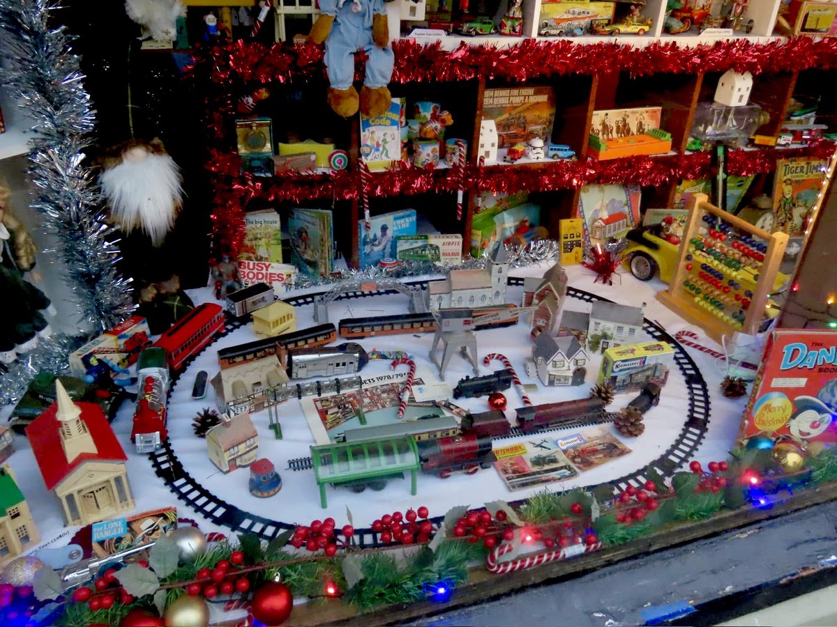 FearStairLmk's tweet photo. We (@HodkinsonL46585 and @RHODLIMERICK) are looking forward to discussing our Christmas toy window on Ireland AM tomorrow (@IrelandAMVMTV). Tune in from 8am for a trip down memory lane! Be sure to visit the window at 8 Sarsfield Street (home of @studiosaol) #Limerick https://t.co/AKVBB9Sq3d
