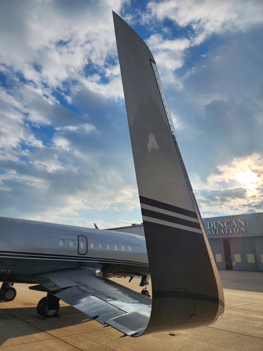API_Winglets's tweet photo. Enhance your ramp appeal when you upgrade your Falcon with our Blended Winglets. Email us today at sales@winglets.com to reserve a delivery position today!

#ThinkWinglets #bizav #Falcon https://t.co/TidzWgjWPh