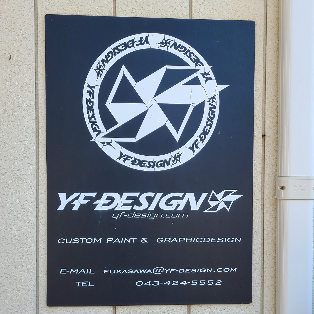 ken50_MCZ's tweet photo. 【ご挨拶】#YFDESIGN 様

ヘルメットペイントを依頼させて頂いています。
2024verも格好良く仕上げて頂きました！
ご存知の方も多いかと思いますが「ももクロリスペクトカラー」です。
オリジナルペイントをご検討の際には是非ご相談下さい。 https://t.co/eOreCSOyLT