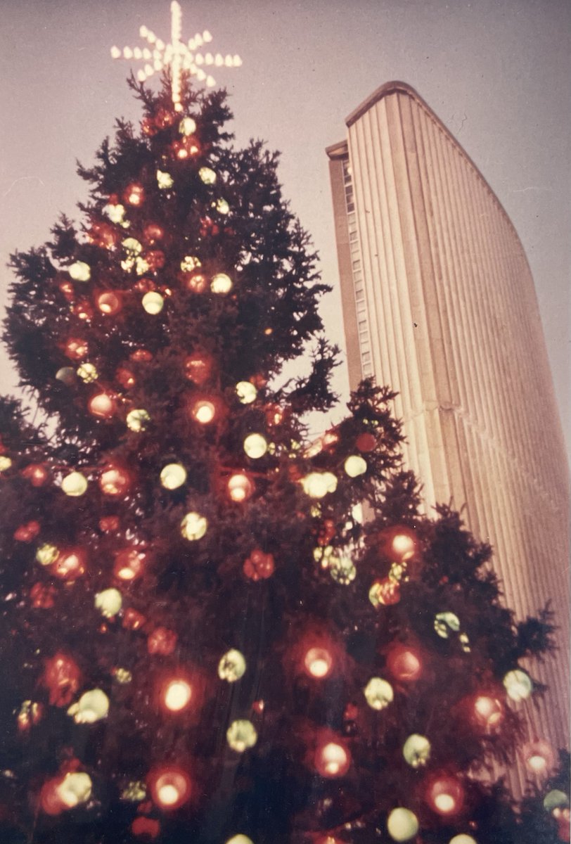 Toronto Archives (@torontoarchives) on Twitter photo Christmas tree standing in Nathan Phillips Square, 1969, from the early years of lighting up the civic square in front of New City Hall for the season. 
ow.ly/qOPK50Upp57
#TOhistory Christmas tree standing in Nathan Phillips Square, 1969, from the early years of lighting up the civic square in front of New City Hall for the season. 
ow.ly/qOPK50Upp57
#TOhistory