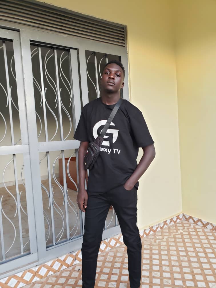 cread_x's tweet photo. Once in a while take a pic without filter tukooye obufere nu gwanga 😂😂
#DjXcread #5StarGeneral https://t.co/0BuJzFgoyz
