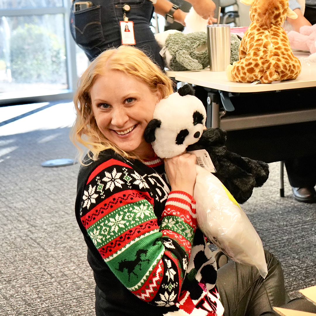 JacksonNational's tweet photo. It's the season of giving! 🎁 Our Distribution Marketing associates stuffed more than 250 holiday stockings and fuzzy animals that will be given to people served by @YWCANashville Domestic Violence Center, Girls Inc. and AMEND programs.
#WeAreJackson #CorporatePhilanthropy https://t.co/xeN2W35K4Q