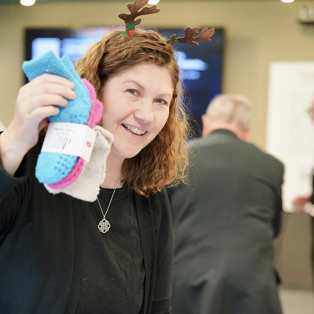 JacksonNational's tweet photo. It's the season of giving! 🎁 Our Distribution Marketing associates stuffed more than 250 holiday stockings and fuzzy animals that will be given to people served by @YWCANashville Domestic Violence Center, Girls Inc. and AMEND programs.
#WeAreJackson #CorporatePhilanthropy https://t.co/xeN2W35K4Q