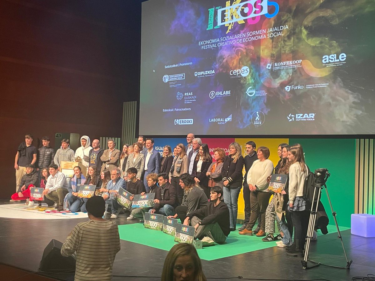 Donostia Gizarte Ekonomiaren Hiriburua izan zen iaz, eta <a href="/diariovasco/">El Diario Vasco</a>|k #EKOS jaialdia sortu zuen orduan. Gaur bigarren sari-banaketa ekitaldia egin dute, ekonomia bidezkoagoa eta iraunkorragoa sustatzen duten sormenei aitortza egiteko.
#gizarteekonomiagara