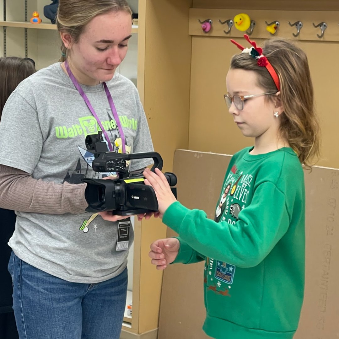 Media Workshop at Lone Oak Elementary!
Students from Mrs. Griffith's Media Arts Pathway had the opportunity to work with 3rd graders, teaching them essential skills in video production. #McCrackenProud