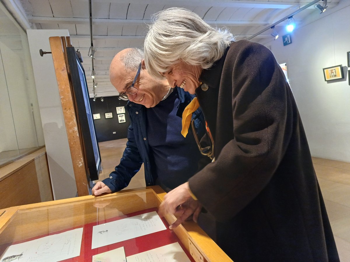 Ajunt_Benicarlo's tweet photo. 🖼️ El #MucBe acull una exposició molt especial, amb algunes de les emblemàtiques #felicitacions de Nadal de #PeiróCoronado
🤝 La mostra té caràcter solidari: els beneficis del sorteig de 5️⃣ d'estes felicitacions aniran destinats a cinc associacions locals https://t.co/ixmJEChwbl