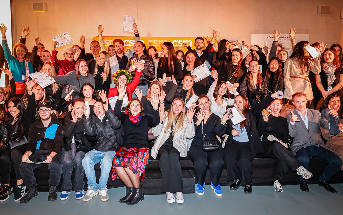 CampusSudMetier's tweet photo. 🎓✨ Plus de 400 jeunes et leurs familles ont célébré leurs diplômes au Campus Sud des Métiers lors d’une soirée festive et pleine de bonne humeur ! 🎉 #CampusSudMétiers #Cmonfutur #CSMlife https://t.co/BbV1A5B1Kn