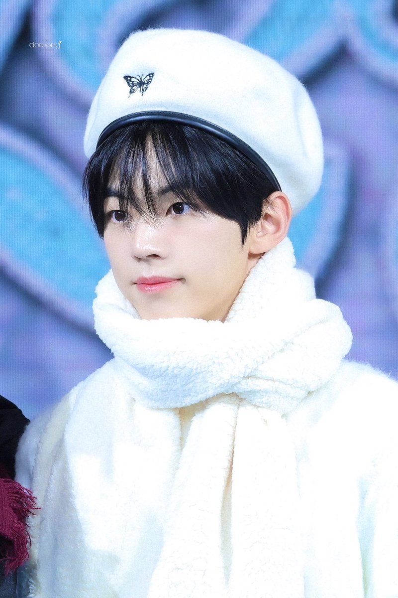 247doroong's tweet photo. 241212 조은뮤직

베레모 도훈🤍

#투어스 #TWS #도훈 #DOHOON https://t.co/v43v5CwUZs