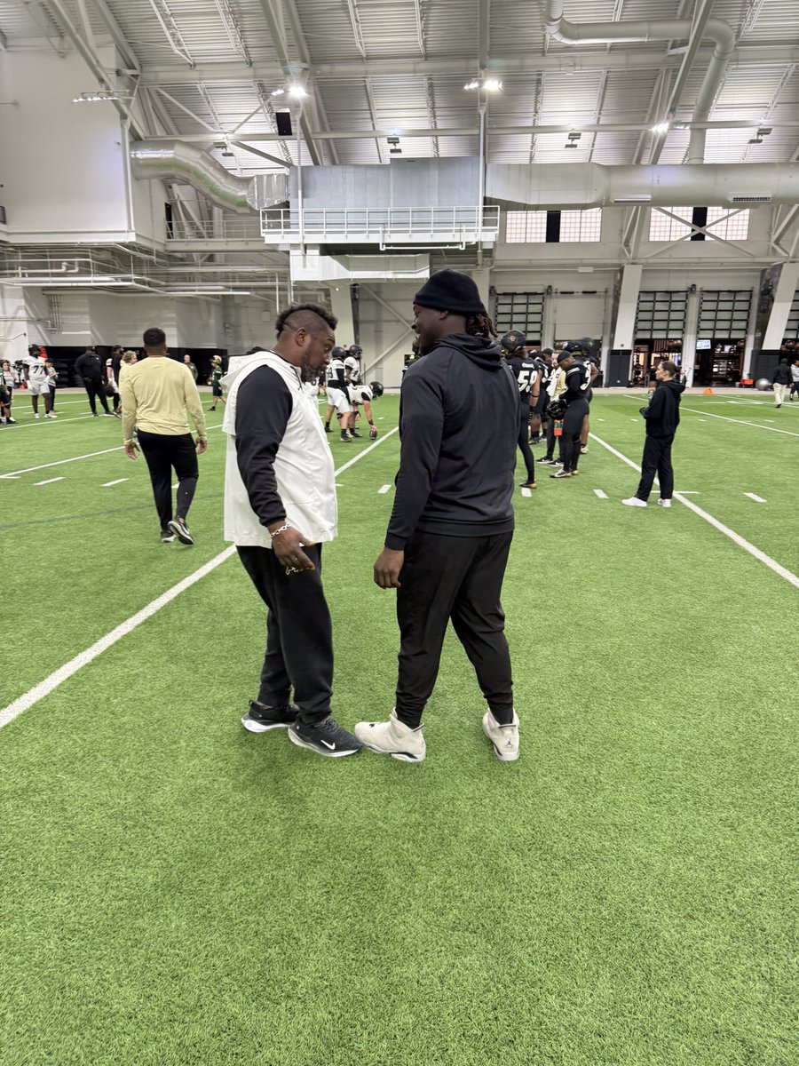 Hall of Fame Legend Warren Sapp and Colorado new commit Jehiem Oatis 🔥 #SkoBuffs 

📷 : <a href="/noah_reisenfeld/">noah reisenfeld</a>