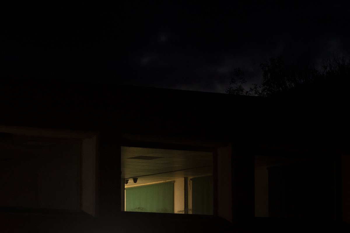 100th window.

#landscape #photography #devoidofpeople #overlookedbeauty #autumn #november #noicemag #ruralbritain #dusk #buildings #autumncolours #ayit #sundown #landscapephotography #autumnskies
