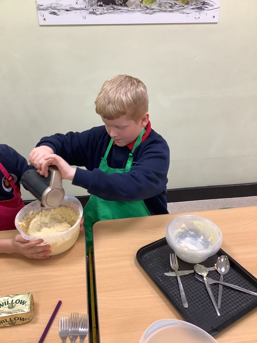 BentonDeneOOSC's tweet photo. Baking Club: 
Another festive bake from the children, a Christmas tree cake. https://t.co/MHisIRKzRR