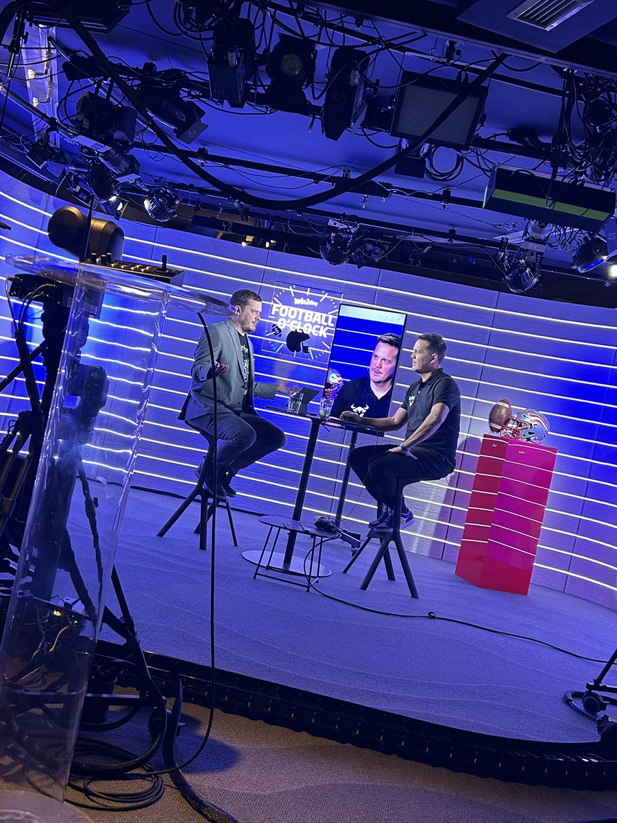 Thanks for the invite, <a href="/martinpfanner/">Martin Pfanner</a> &amp; <a href="/BSeikovits/">Bernhard Seikovits</a>! 

Ready for #FootballOClock recording with our HC <a href="/ChrisCalaycay/">Chris Calaycay</a> in 3-2-1…