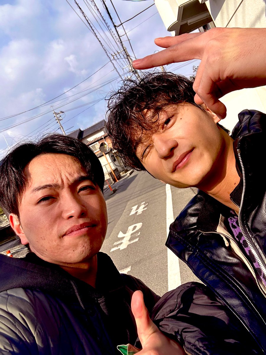 shoouukii's tweet photo. そして広島弁方言指導としても
現場に入らせて頂きました
今この時、広島に住んでて暮らしてる
生活感のあるリアルな広島弁を
役柄に合った広島の言葉を見事に
喋ってくださいました
遠藤祐美さん、仲野温くん、森美雨ちゃん
自信を持って広島の方々に
聴いて観て頂けます
@shikekuzu_movie #シケクズ https://t.co/4Oo1ZQwtAe