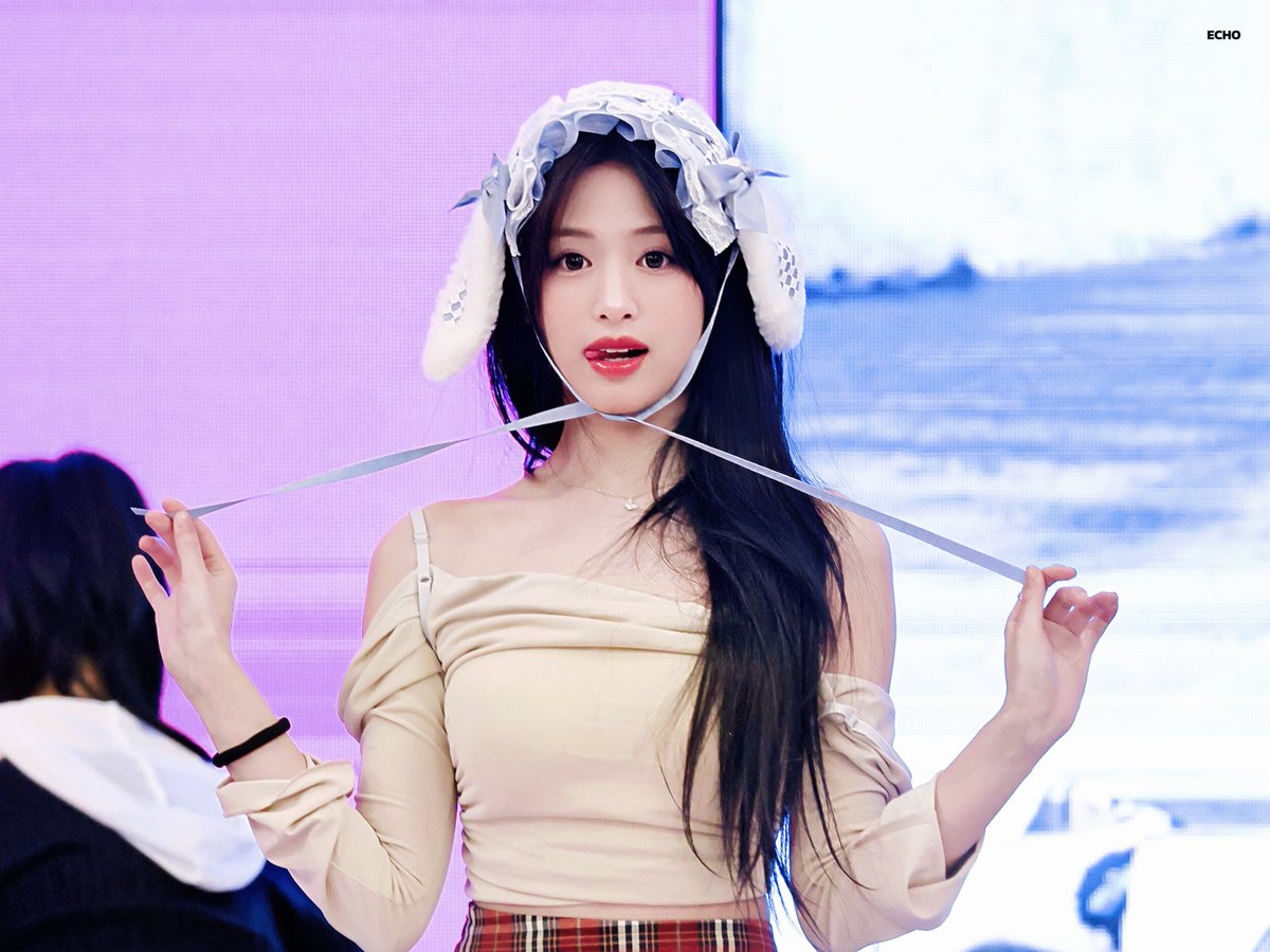 ahyeon_echo's tweet photo. 241214🤍🩵

#BABYMONSTER #베이비몬스터 
#AHYEON #아현 https://t.co/poHZ1lpeG0
